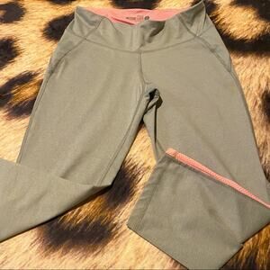 Old Navy Active Fitted Workout Capri Leggings Gray & Pink Women's Size Medium